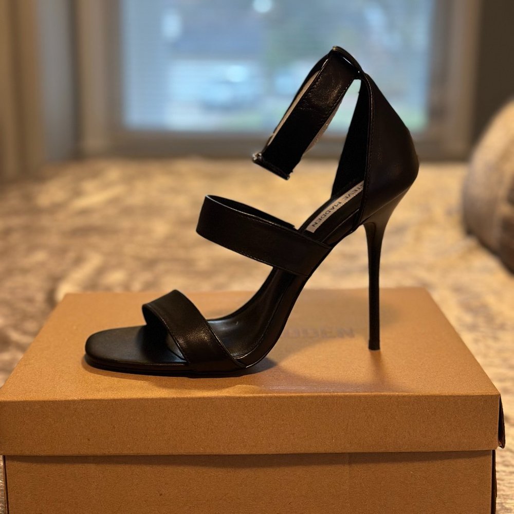 Jelena Sandal by Steve Madden